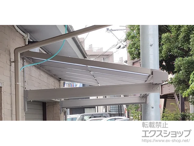 神奈川県川崎市のLIXIL(リクシル)のバルコニー・ベランダ屋根 スピーネ F型 ルーフタイプ 単体 積雪～20cm対応 施工例