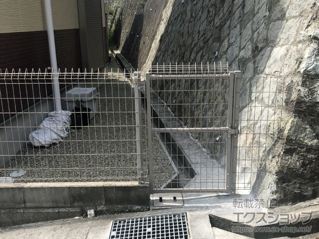 兵庫県神戸市のの門扉 メッシュフェンスG10 門扉 片開き 柱使用 施工例