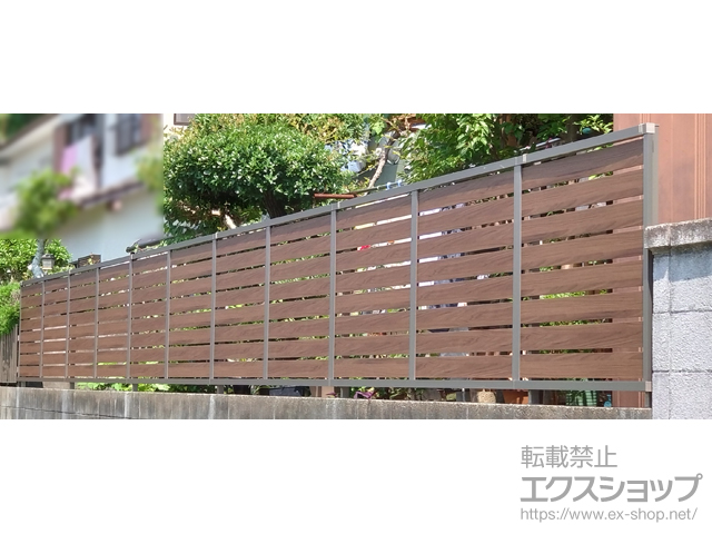 高知県四万十市ののフェンス・柵 モクハイフェンス　木調カラー　自由柱施工 施工例