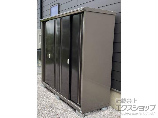 新潟県上越市のの物置・屋外倉庫 ナイソーシスター　1940×720×1903 KMW-197E-P-CB 施工例