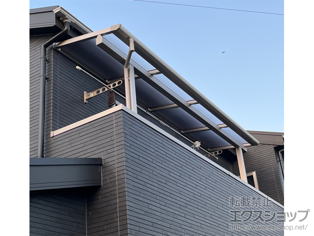 埼玉県鴻巣市ののバルコニー・ベランダ屋根 ソラリア F型 屋根タイプ 単体 積雪〜20cm対応 施工例