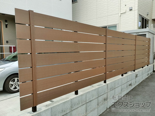 静岡県三島市ののフェンス・柵 プラド/one(ワン)フェンス ジョイントあり仕様 横貼り7段H1200(板1130) 隙間10mm 施工例