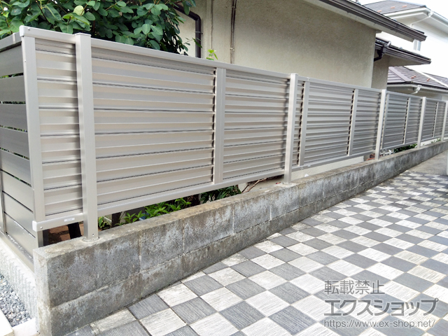 千葉県柏市ののフェンス・柵 ミエーネフェンス 目隠しルーバータイプ　自由柱施工 施工例