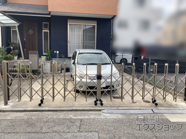 兵庫県神戸市ののカーゲート トリップゲートII 1型 シンプル ノンレール 両開き 52W(26S+26M) 施工例