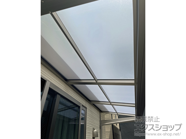 神奈川県横浜市ののバルコニー・ベランダ屋根 スピーネ F型 ルーフタイプ 単体 積雪〜20cm対応 施工例