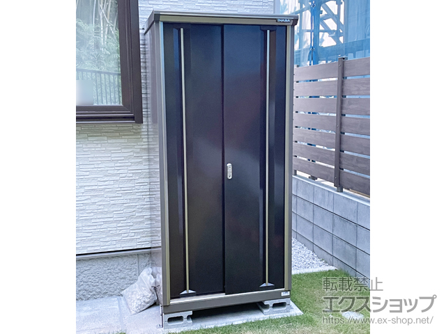 千葉県千葉市のの物置・屋外倉庫 ナイソーシスター　900×580×1903（KMW-096E-P） KMW-096E-P-CB 施工例