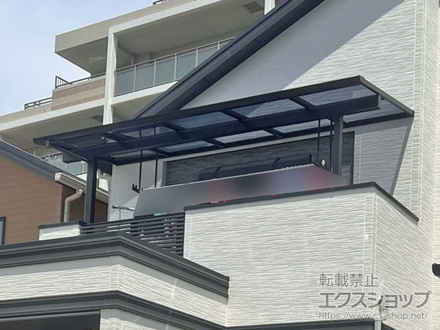 大阪府堺市ののバルコニー・ベランダ屋根 ソラリア F型 屋根タイプ 単体 積雪〜20cm対応＋吊り下げ式固定物干し 施工例