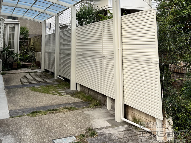 鹿児島県鹿児島市ののフェンス・柵 ミエーネフェンス 目隠しルーバータイプ 2段支柱 自立建て用 施工例