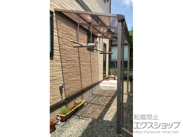 岩手県盛岡市ののテラス屋根 スピーネ F型 1500 テラスタイプ 単体 積雪〜50cm対応＋吊り下げ物干しAセット 施工例