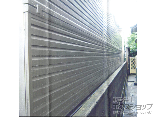 石川県金沢市ののフェンス・柵 ミエーネフェンス 目隠しルーバータイプ 2段支柱 自立建て用 施工例