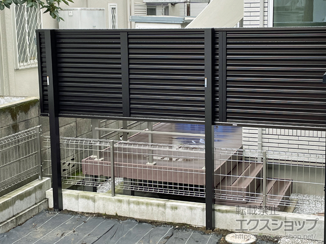 東京都東村山市ののフェンス・柵 ミエーネ目隠しルーバーフェンス 上段のみ設置 自立建て用 施工例