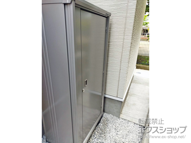 神奈川県横浜市のの物置・屋外倉庫 エスモ 一般型 815×537×1614 ドアタイプ（ESF-0805D） ESF-0805D-SS 施工例