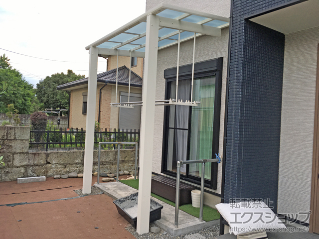 栃木県宇都宮市ののテラス屋根 レセパ Lタイプ 独立タイプ 積雪〜20cm対応＋吊り下げ式固定物干し(アルミ物干し竿なし) 施工例