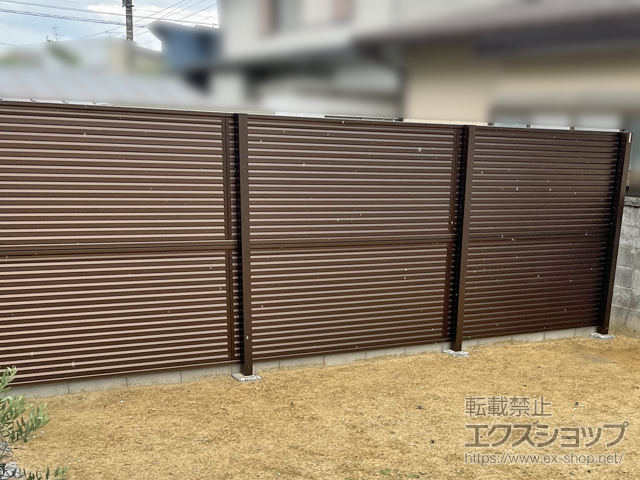 宮城県柴田郡柴田町ののフェンス・柵 ミエーネフェンス 目隠しルーバータイプ 2段支柱 自立建て用 施工例