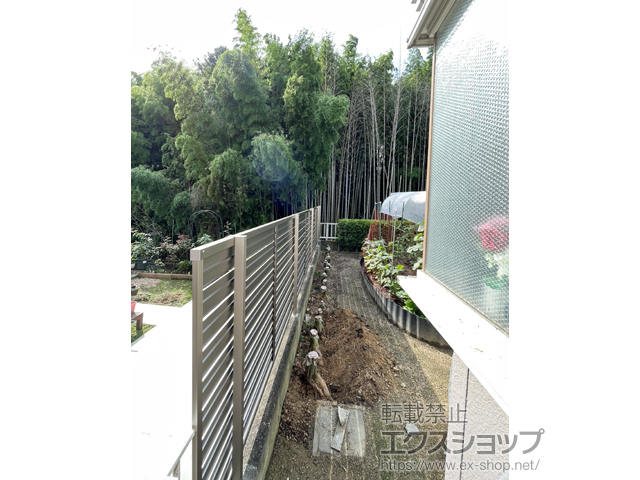 広島県東広島市ののフェンス・柵 フェンスAB YS3型 横スリット3　フリーポールタイプ 施工例