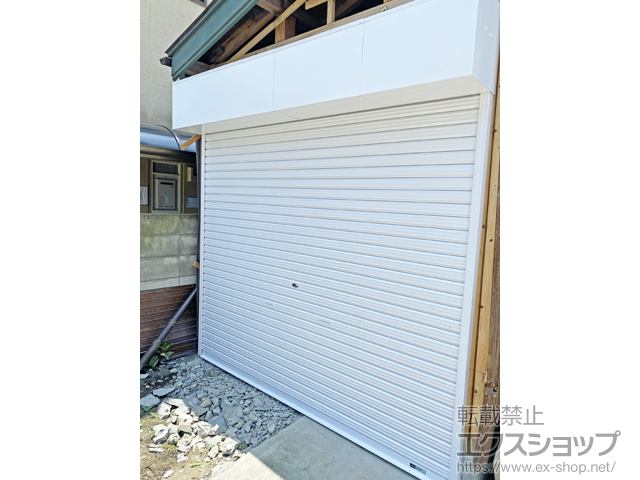 埼玉県川越市ののガレージシャッター プラテアII スチールタイプ 手動式 施工例