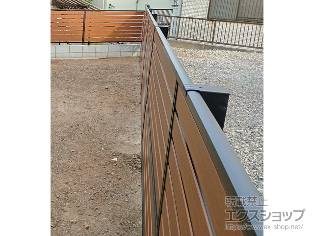 愛知県春日井市ののフェンス・柵 モクアルフェンス 横板タイプ 2段支柱 自立建て用 施工例
