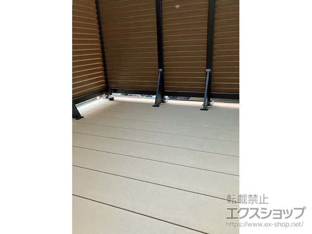山口県周南市ののウッドデッキ リウッドデッキ 200＋ルシアスハイパーティションB05型＜通風ガラリルーバータイプ＞ 施工例