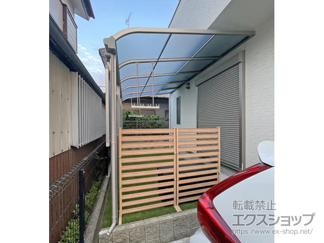 神奈川県相模原市ののテラス屋根 ソラリア R型 テラスタイプ 単体 積雪〜20cm対応＋前面パネル＋吊り下げ式固定物干し 施工例
