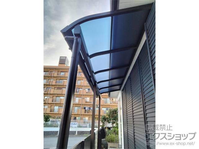 山梨県甲府市ののテラス屋根 ソラリア R型 テラスタイプ 単体 積雪〜20cm対応 施工例