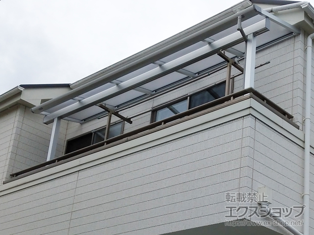 東京都国立市ののバルコニー・ベランダ屋根 ソラリア F型 屋根タイプ 単体 積雪〜20cm対応 施工例