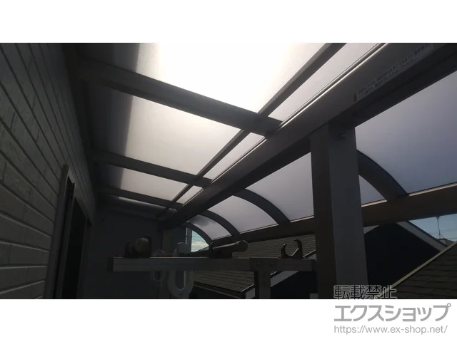 兵庫県伊丹市のValue Selectのバルコニー屋根 プレシオステラスII R型 屋根タイプ 単体 積雪～20cm対応 施工例
