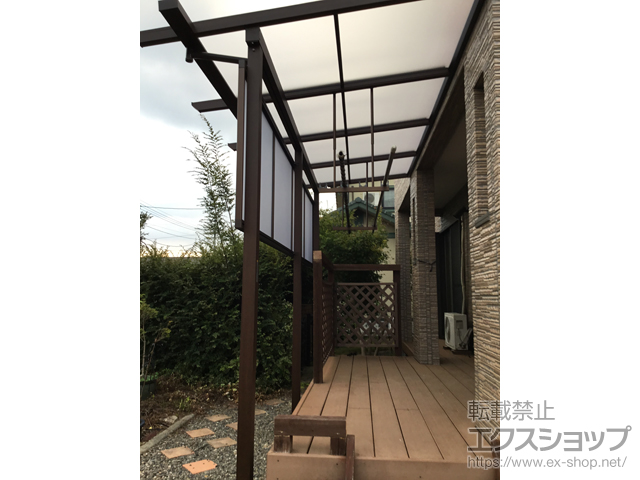 熊本県宇土市ののテラス屋根 サザンテラス (パーゴラ仕様) テラスタイプ 単体　積雪〜20cm対応+吊り下げ式固定物干し+前面パネル 施工例