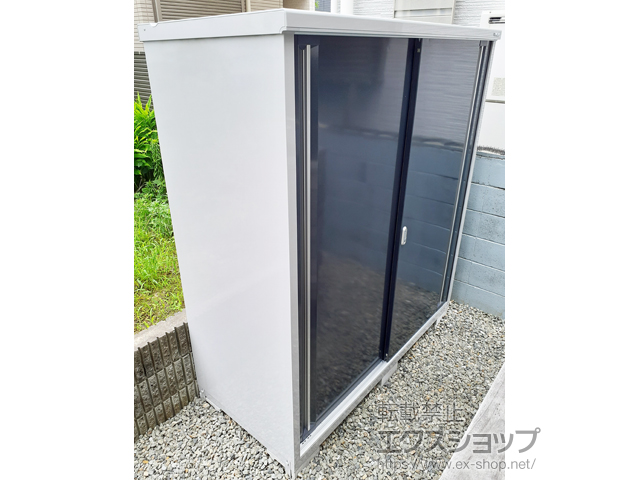大阪府豊中市のの物置・屋外倉庫 シンプリー 一般型 1740×755×1903 MJX-177E-CG 施工例