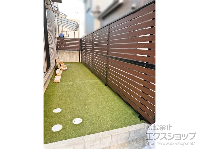大阪府大阪狭山市のValue Selectのフェンス・柵・塀 モクアルフェンス 　横板タイプ 2段支柱 自立建て用 施工例