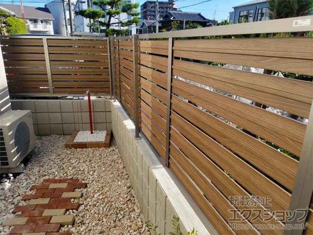 大阪府吹田市のValue Selectのフェンス・柵・塀 モクハイフェンス　フリーポールタイプ 施工例