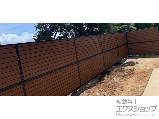 千葉県船橋市のValue Selectのフェンス・柵・塀 モクアルフェンス 目隠しタイプ 2段支柱 自立建て用 施工例