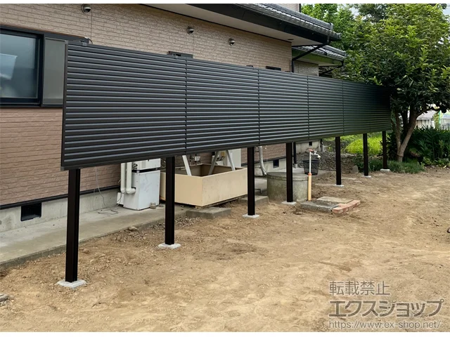 長野県長野市の三協アルミのフェンス レジリアYL1型 上段のみ設置 3段フリー支柱タイプ 施工例
