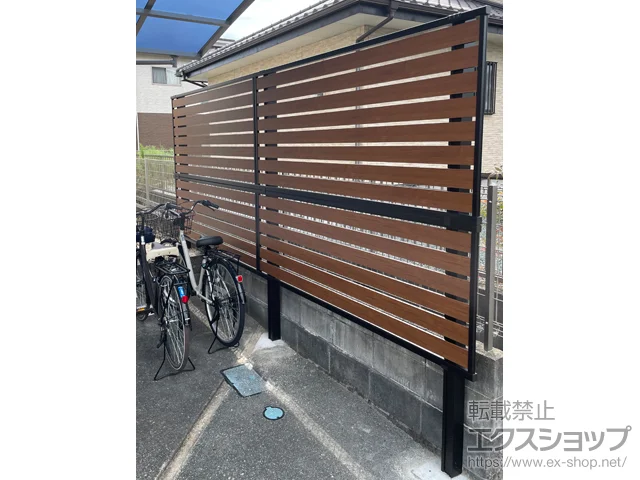 福岡県八女市ののカーポート、フェンス・柵・塀 モクアルフェンス 横板タイプ 2段支柱 自立建て用 施工例
