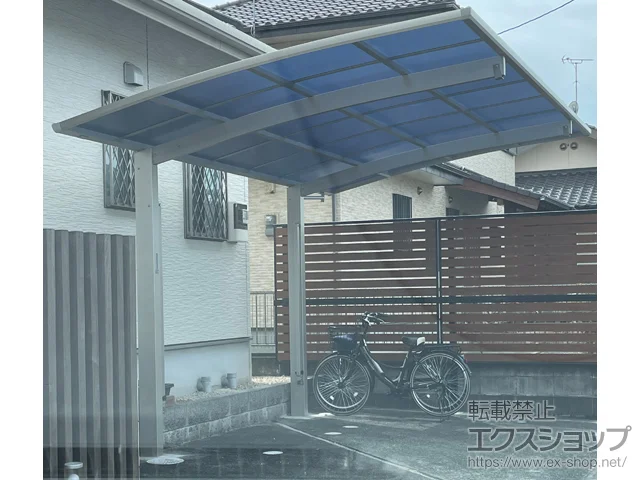 福岡県八女市のYKKAPのカーポート アリュース　積雪～20cm対応＋着脱式サポート柱 施工例