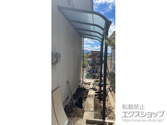 長野県長野市のLIXIL(リクシル)のテラス屋根 スピーネ R型 テラスタイプ 単体 積雪～50cm対応 施工例