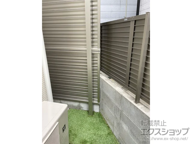 大阪府大阪市のValue Selectのフェンス・柵・塀 ミエーネフェンス 目隠しルーバータイプ 2段支柱 自立建て用 施工例