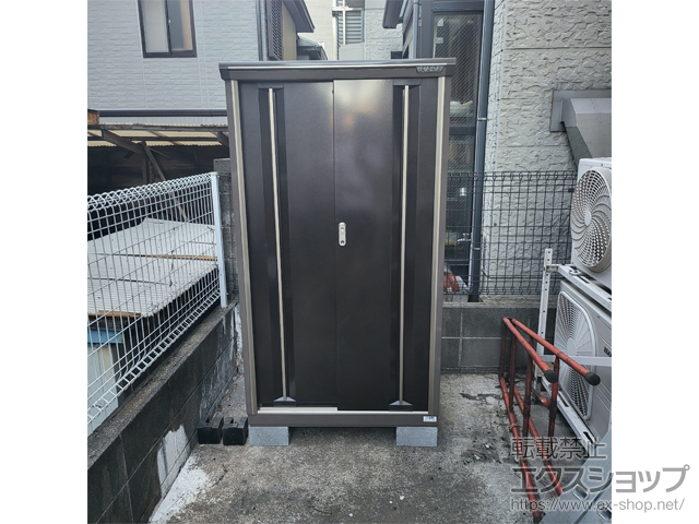 東京都世田谷区のの物置・屋外倉庫 ナイソーシスター　900×720×1603（KMW-097D） KMW-097D-CB 施工例