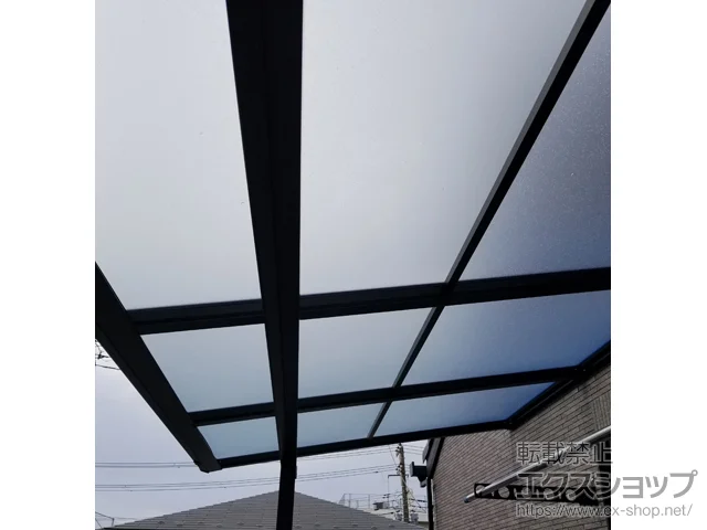 千葉県浦安市のYKKAPのバルコニー・ベランダ屋根 ソラリア F型 屋根タイプ 単体 積雪～20cm対応 施工例