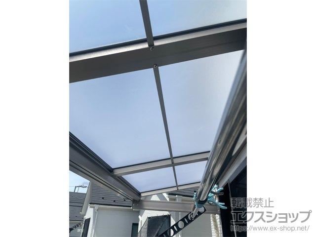 神奈川県横浜市ののバルコニー・ベランダ屋根 スピーネ F型 ルーフタイプ 単体 積雪〜20cm対応 施工例