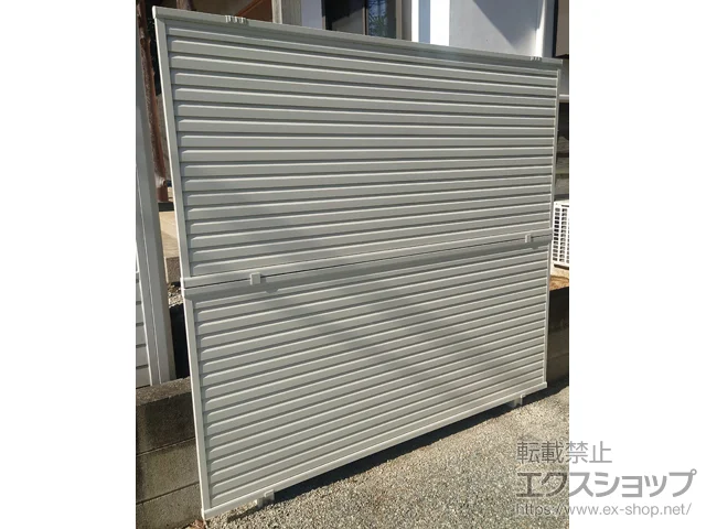 神奈川県厚木市のValue Selectのフェンス・柵・塀 ミエーネフェンス 目隠しルーバータイプ 2段支柱 自立建て用 施工例