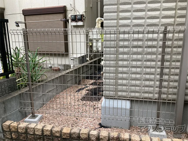 東京都足立区のLIXIL(リクシル)のフェンス・柵・塀 ハイグリッドフェンスN8型　フリーポールタイプ 施工例