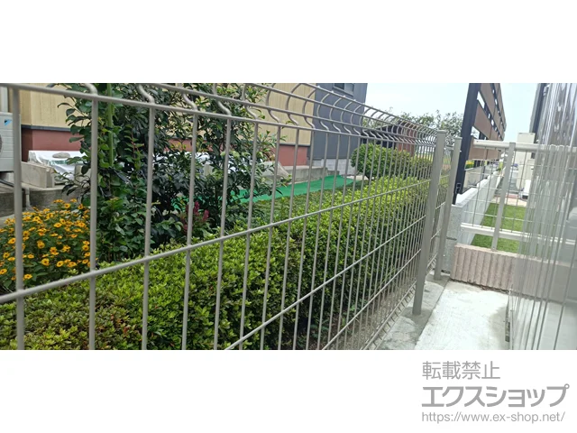 熊本県合志市のYKKAPのフェンス・柵・塀 イーネットフェンス 3F型　自由柱施工 施工例