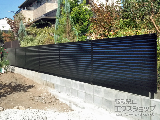 福岡県柳川市ののフェンス・柵 ミエーネフェンス 目隠しルーバータイプ　自由柱施工 施工例