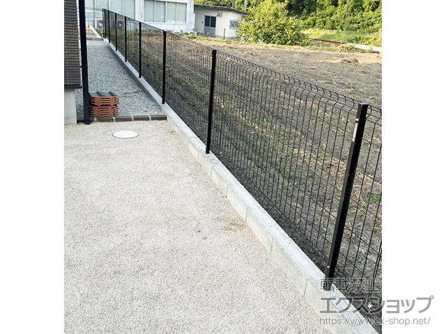 佐賀県鹿島市ののフェンス・柵 イーネットフェンス 3F型 自由柱施工 施工例