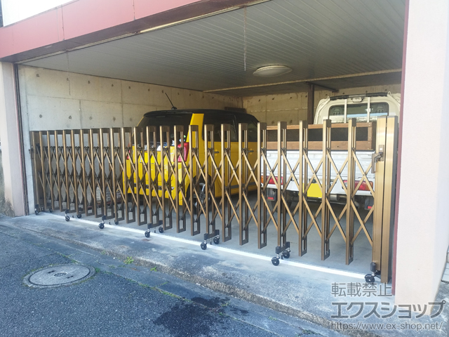 三重県四日市市ののカーゲート アルシャインII M型 Aタイプ センターレールタイプ 両開閉仕様*510 施工例