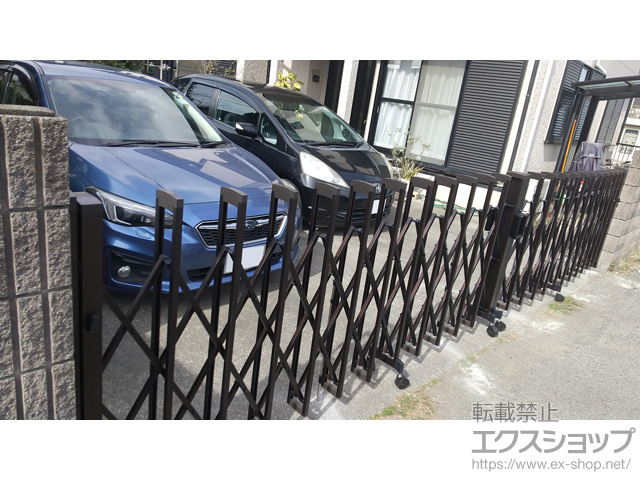神奈川県平塚市ののカーゲート トリップゲートII 2型 スタンダード ノンレール 両開き　*64W(32S+32M) 施工例