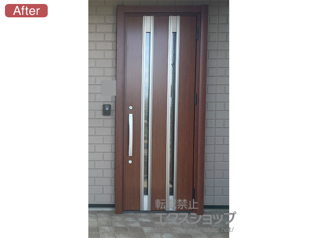 千葉県山武市のLIXIL リクシル（トステム）の玄関ドア リシェント玄関ドア3 M24型 断熱K4仕様 片開き仕様(ランマ無)外観左吊元 ※手動仕様 施工例