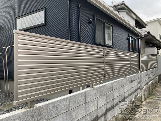 愛媛県松山市ののフェンス・柵 ミエーネフェンス 目隠しルーバータイプ 自由柱施工 施工例