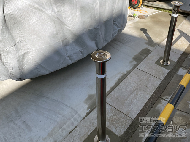 東京都練馬区ののカーゲート スペースガード(車止め) F60型 埋込式 南京錠付き 施工例