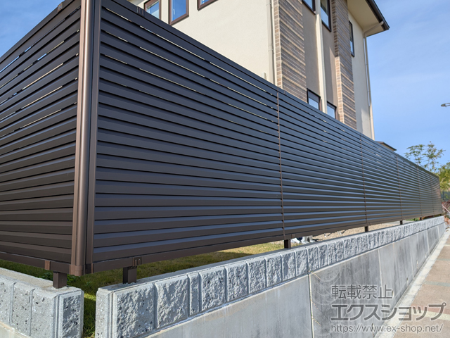 奈良県奈良市ののフェンス・柵 シンプレオ フェンスYL1型 横ルーバー 自由柱施工 施工例